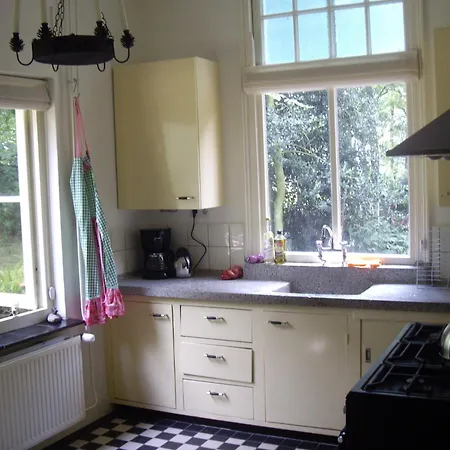 In With Garden, Cleaning Included *