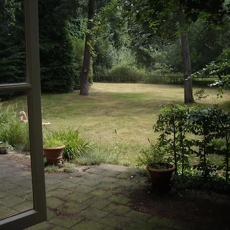 In With Garden, Cleaning Included בית נופש זלהם
